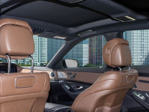 Used 2018 Mercedes-Benz S 450 4MATIC Sedan w/ Premium Package image 18