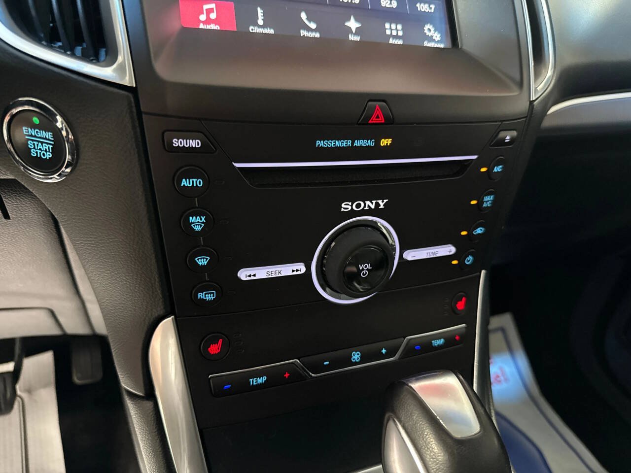 Used 2016 Ford Edge Titanium w/ Technology Package AWD/4WD image 15
