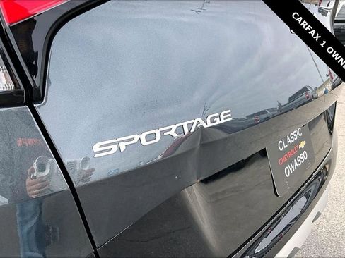 Used 2025 Kia Sportage SX image 23