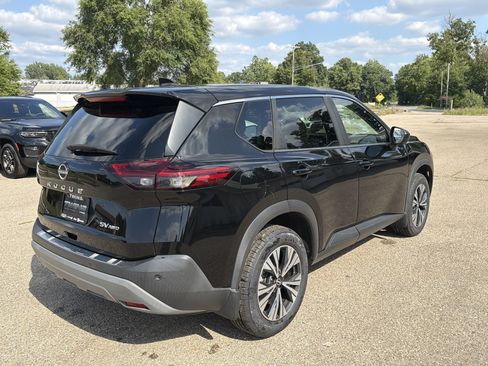 Used 2023 Nissan Rogue SV AWD/4WD image 3