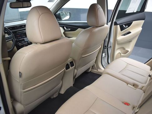 Used 2020 Nissan Rogue SL w/ Premium Package image 13