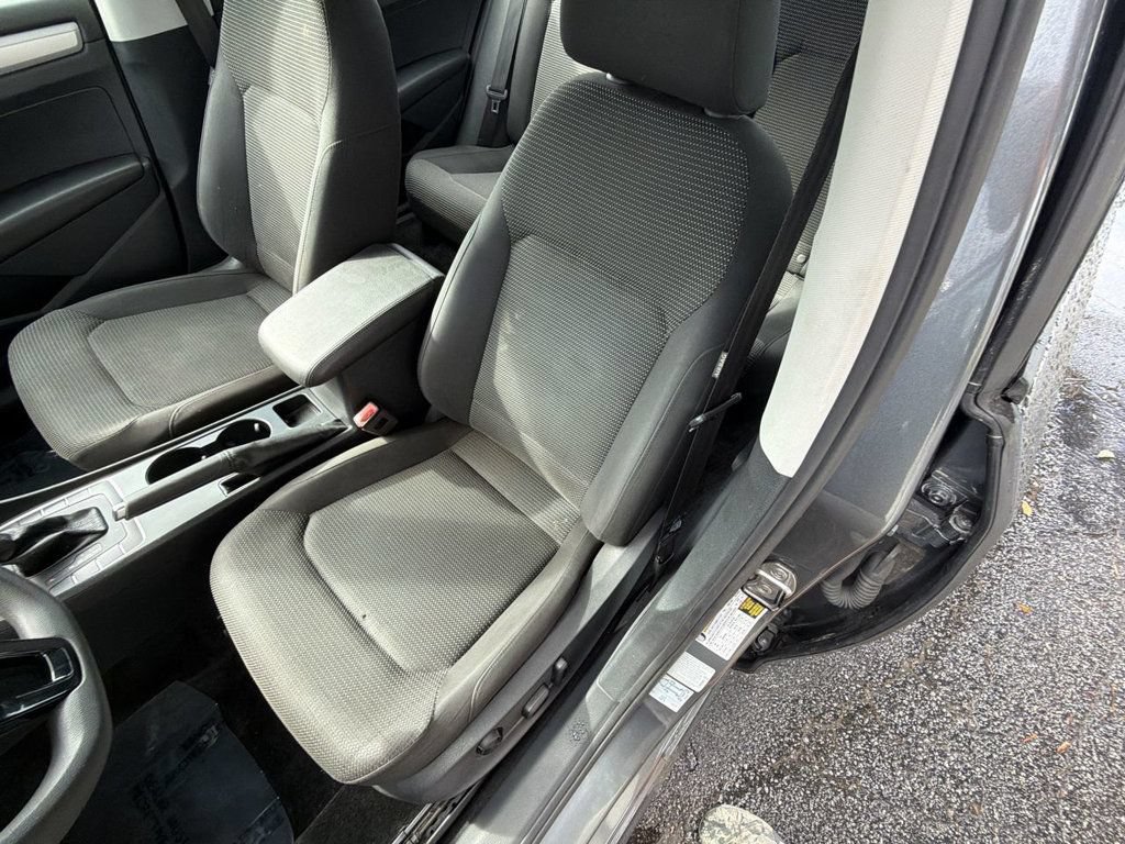 Used 2018 Volkswagen Passat 2.0T S w/ Driver Assistance Package FWD image 14