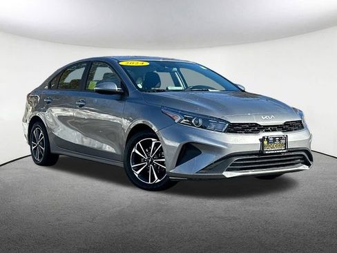 Used 2024 Kia Forte LXS image 2