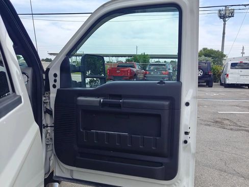 Used 2011 Ford F250 Lariat w/ Lariat Interior Pkg RWD image 14