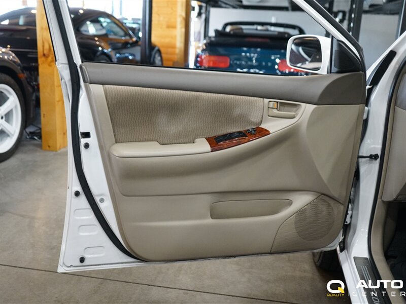 Used 2006 Toyota Corolla LE w/ Audio Value Pkg FWD image 9