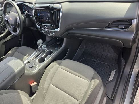 Used 2023 Chevrolet Traverse LT FWD image 19