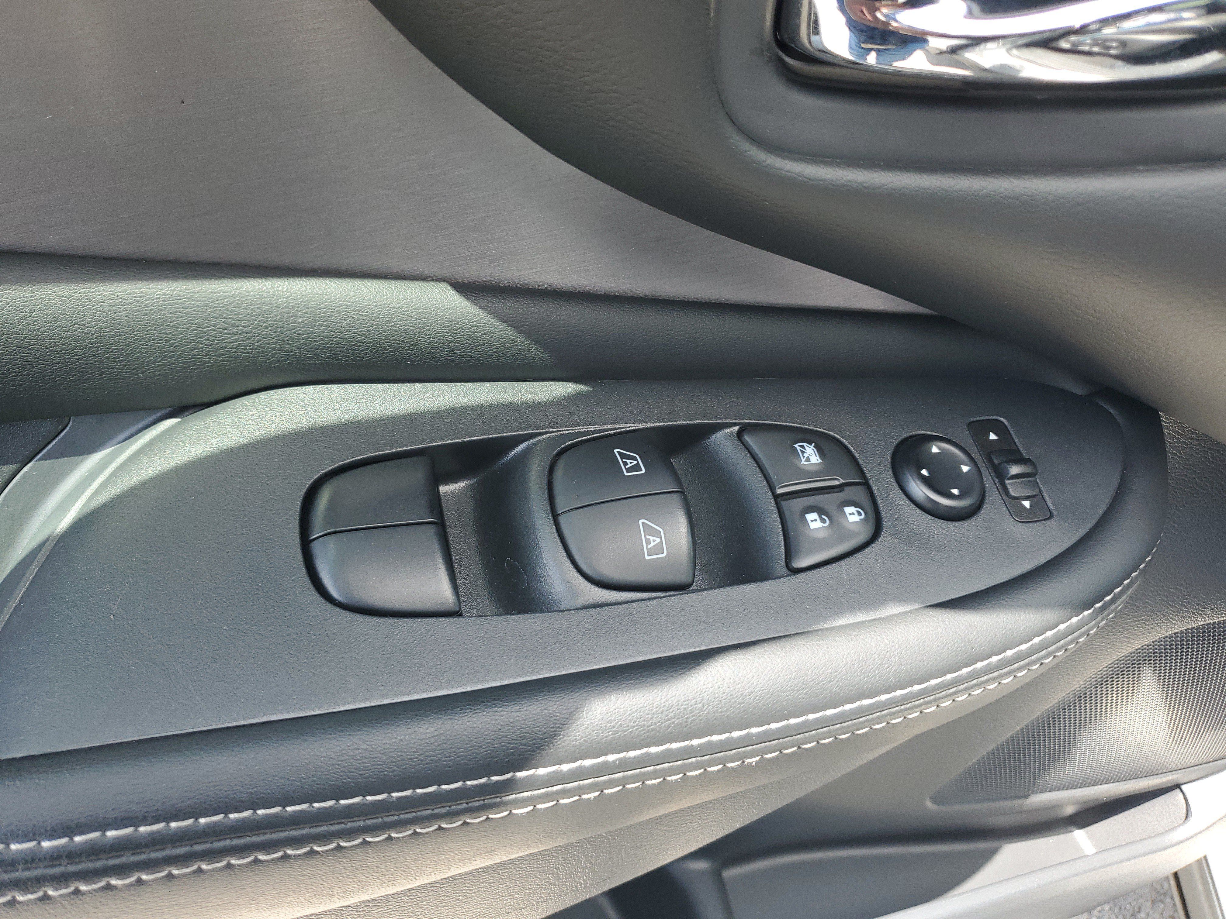 Certified 2024 Nissan Murano SV w/ SV Midnight Edition Package FWD image 26