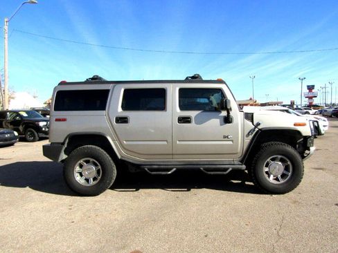 Used 2003 HUMMER H2 w/ Preferred Equipment Group image 4