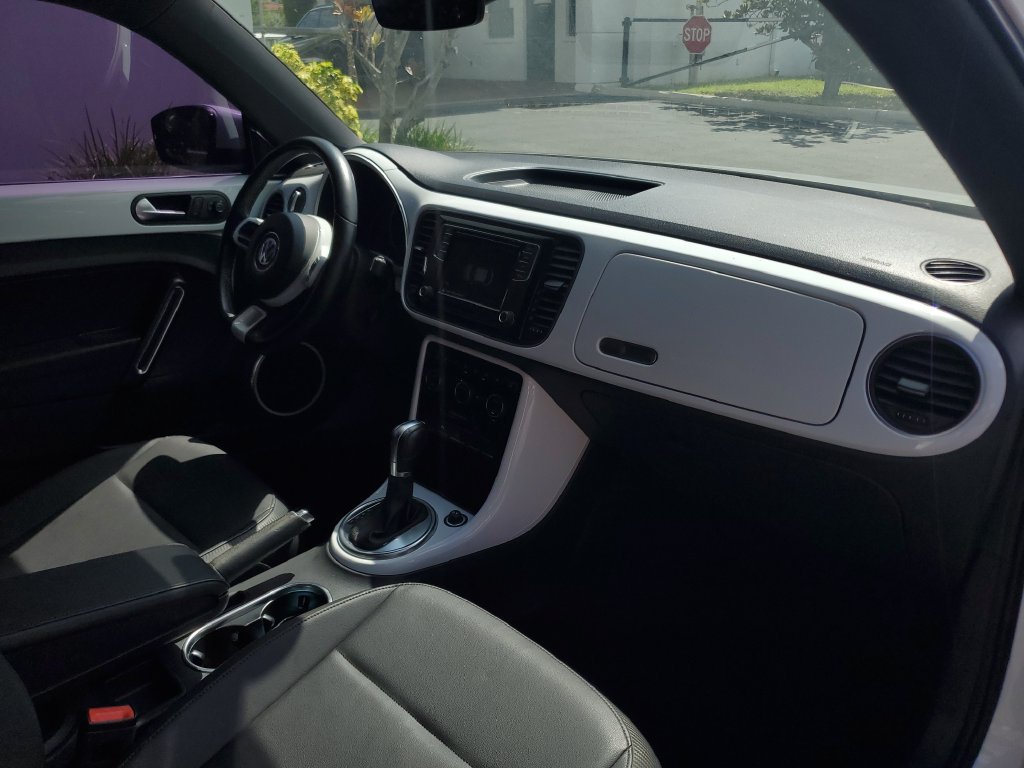 Used 2018 Volkswagen Beetle 2.0T SE FWD image 10