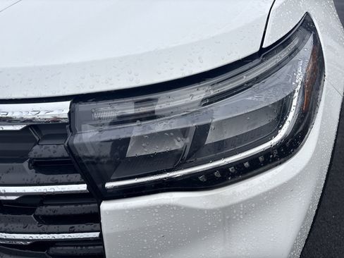 Used 2025 Ford Explorer Active w/ Active Comfort Package image 10