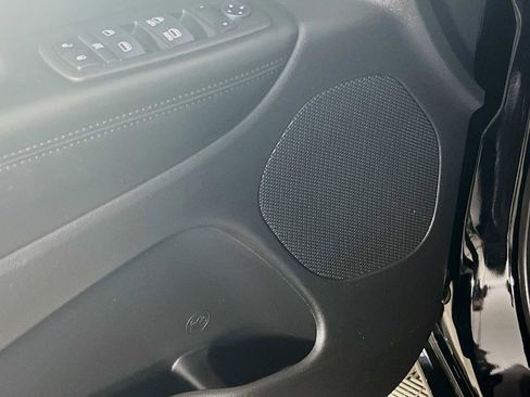 Used 2022 Jeep Grand Cherokee Laredo X image 19