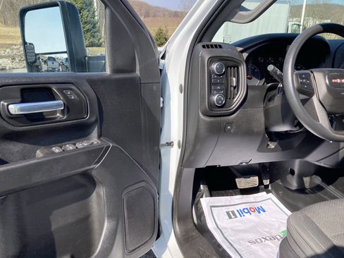 Used 2021 GMC Sierra 2500 4x4 Crew Cab w/ Convenience Package image 21