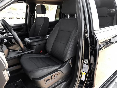 Used 2023 Chevrolet Suburban LS image 31