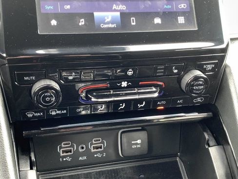 Used 2023 Jeep Grand Cherokee Altitude AWD/4WD image 26