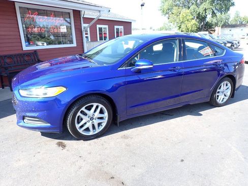 Used 2014 Ford Fusion SE FWD image 3