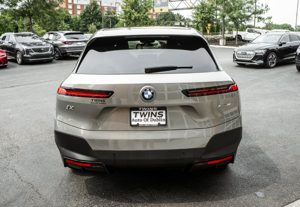 Used 2024 BMW iX xDrive50 w/ Premium Package AWD/4WD image 37