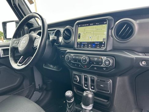 Used 2023 Jeep Wrangler Sport AWD/4WD image 25