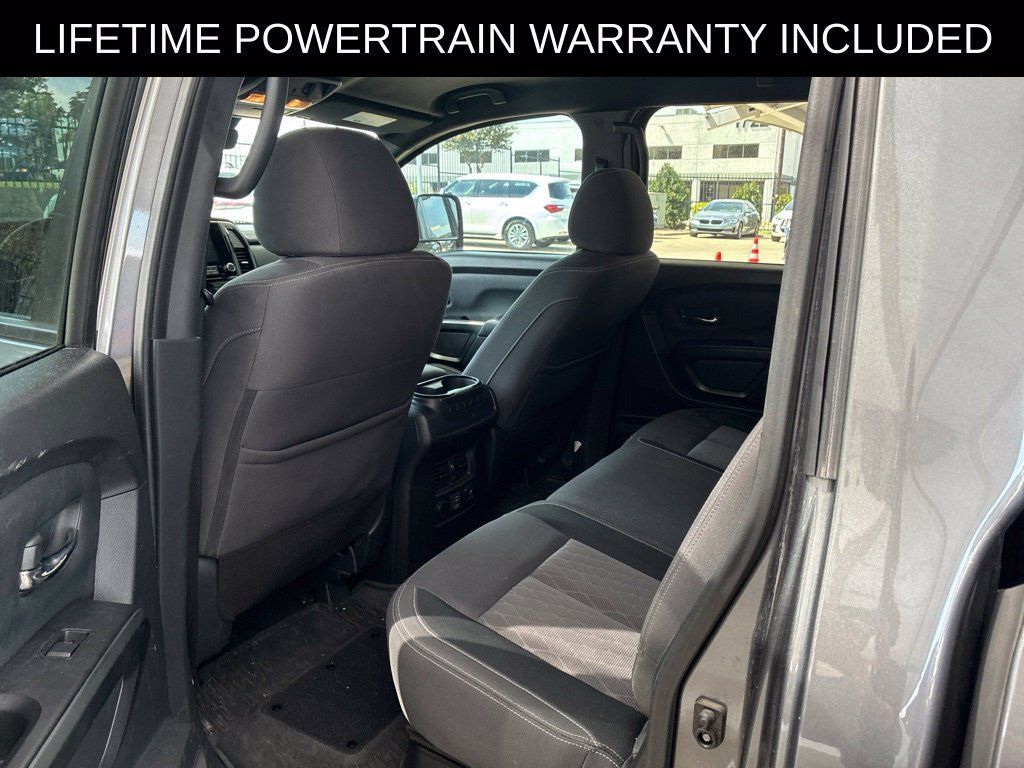 Used 2023 Nissan Titan SV w/ SV Convenience Package RWD image 11