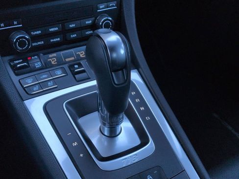 Certified 2025 Porsche 718 Boxster Style Edition image 21