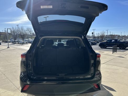 Certified 2024 Toyota Highlander LE image 48