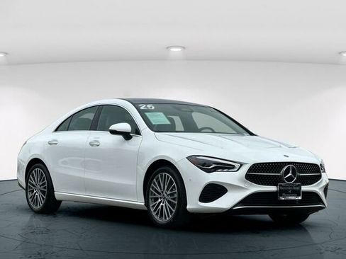 Used 2025 Mercedes-Benz CLA 250 4MATIC image 9
