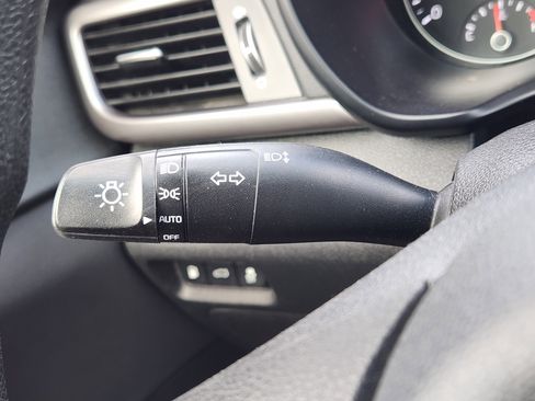 Used 2017 Kia Optima LX w/ Option Group 014 image 22