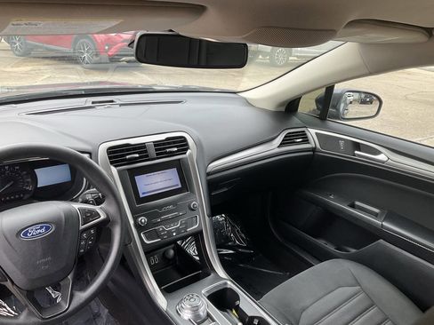 Used 2019 Ford Fusion SE image 15