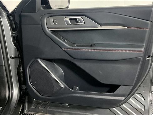 Used 2025 Ford Explorer ST-Line w/ ST-Line Street Pack AWD/4WD image 23