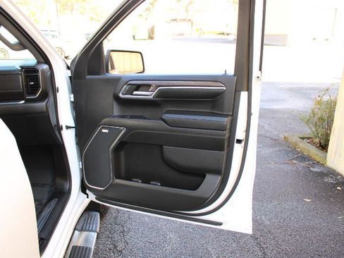 Used 2024 Chevrolet Silverado 1500 LTZ AWD/4WD image 15