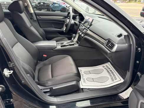 Used 2018 Honda Accord LX image 13