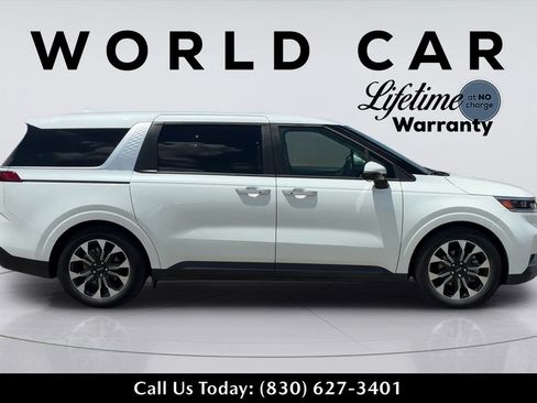 Used 2024 Kia Carnival EX FWD image 2