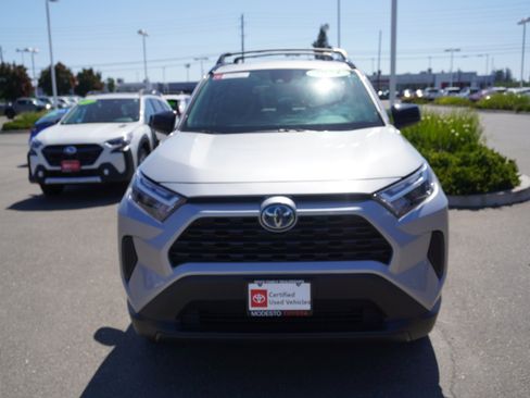 Used 2024 Toyota RAV4 LE AWD/4WD image 4