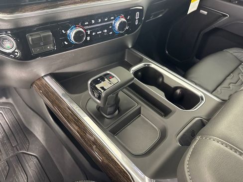 New 2026 GMC Sierra 1500 Elevation image 31
