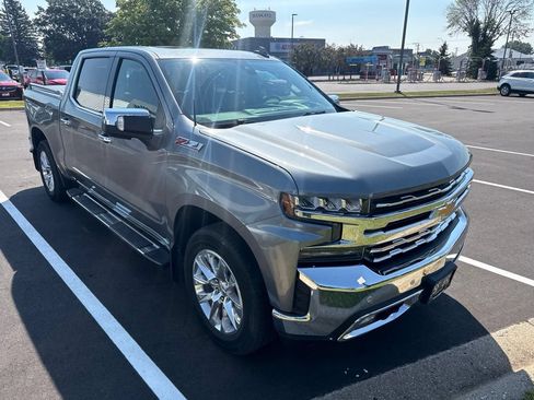 Used 2022 Chevrolet Silverado 1500 LTZ w/ LTZ Premium Package AWD/4WD image 4