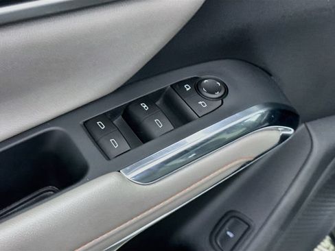 Used 2025 Chevrolet Traverse LT w/ LPO, Floor Liner Package FWD image 19