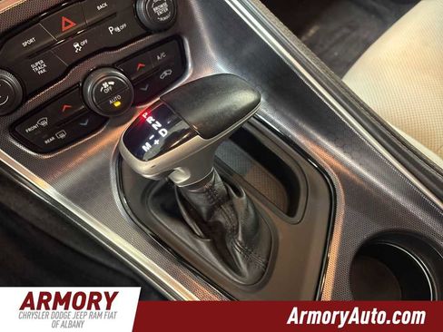 Used 2015 Dodge Challenger R/T Plus image 21