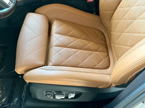 Certified 2023 BMW X7 xDrive40i w/ M Sport Package image 19