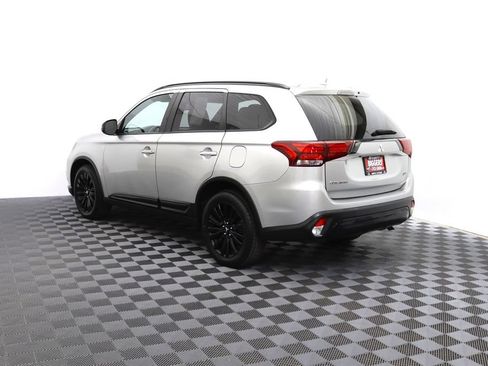 Used 2020 Mitsubishi Outlander LE AWD/4WD image 5