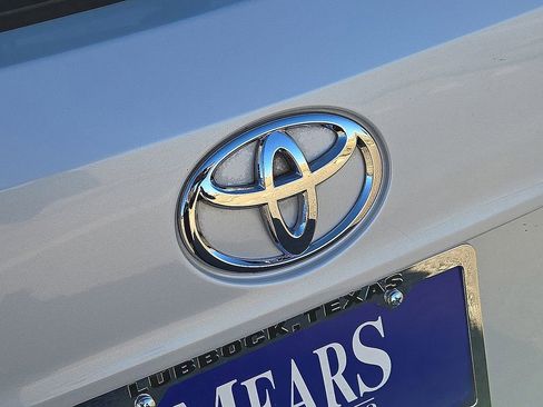 Used 2022 Toyota Highlander XLE image 13