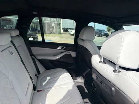 Used 2023 BMW X5 xDrive40i w/ M Sport Package AWD/4WD image 16