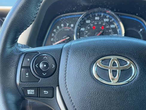Used 2014 Toyota RAV4 Limited image 19