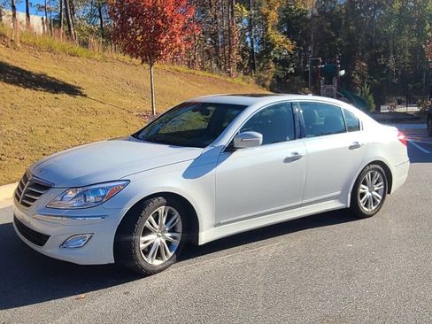 Used 2013 Hyundai Genesis 3.8 w/ Premium Pkg image 2
