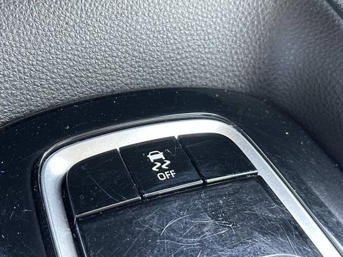 Used 2021 Toyota Corolla LE FWD image 18