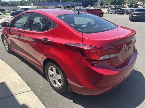 Used 2015 Hyundai Elantra SE FWD image 6