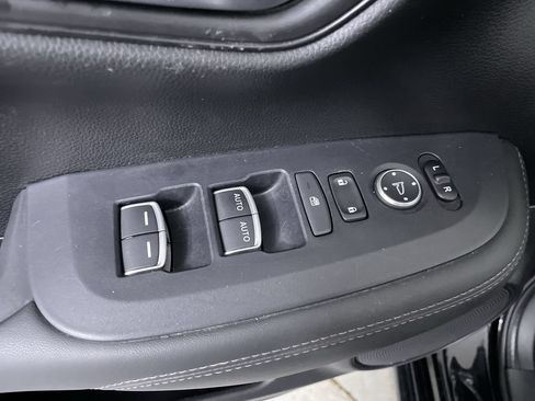 Used 2023 Honda HR-V EX-L image 11