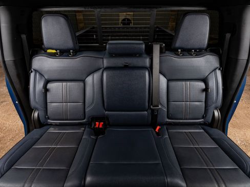 Used 2024 Chevrolet Silverado 3500 High Country w/ High Country Premium Package image 35