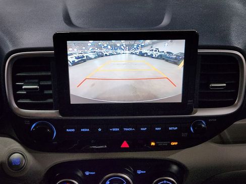 Used 2021 Hyundai Venue FWD image 35
