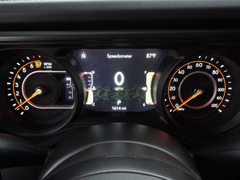 Used 2025 Jeep Gladiator Rubicon AWD/4WD image 11