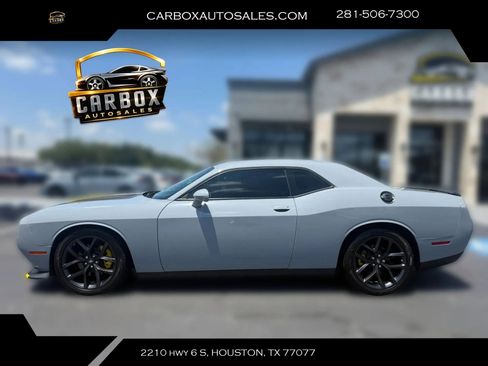 Used 2022 Dodge Challenger GT w/ Plus Package RWD image 2