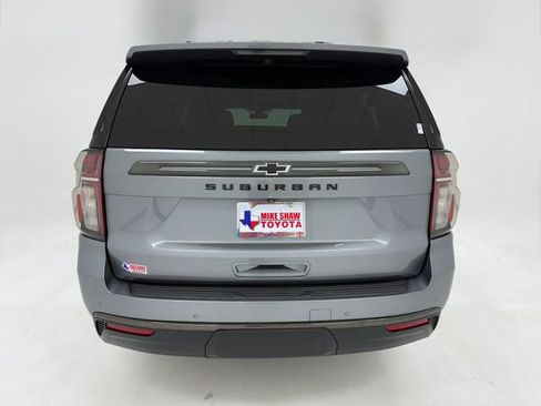 Used 2021 Chevrolet Suburban Z71 w/ Z71 Signature Package AWD/4WD image 39